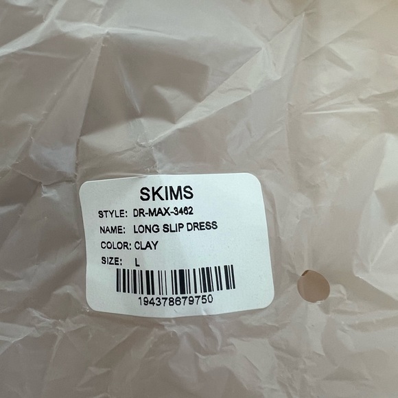 New w/ tags SKIMS long slip dress with lace detail. Ordered 2 by accident - Picture 4 of 4